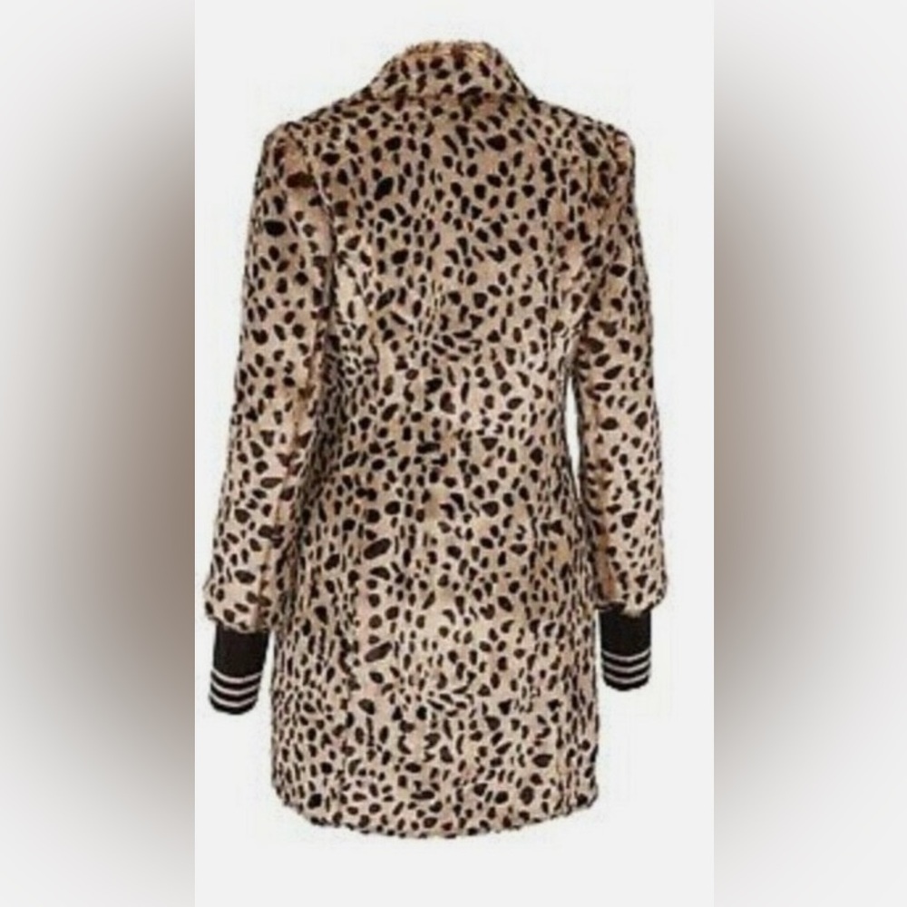 CAbi Leopard Print Coat in Tan and Black - Picture 3 of 6